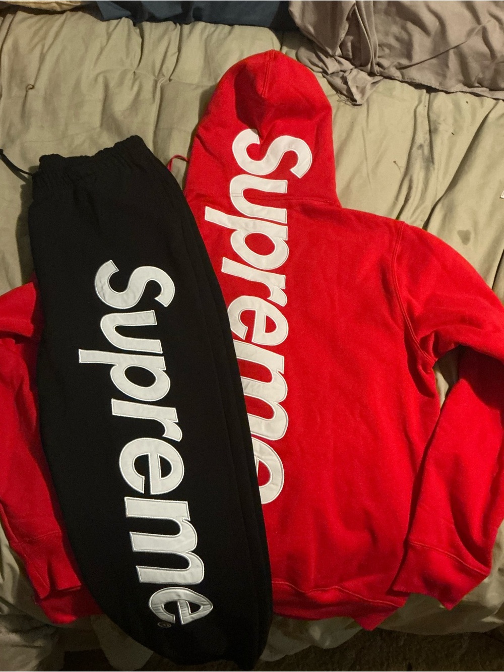 Supreme Red and black satin appliqué set. BOTH XL